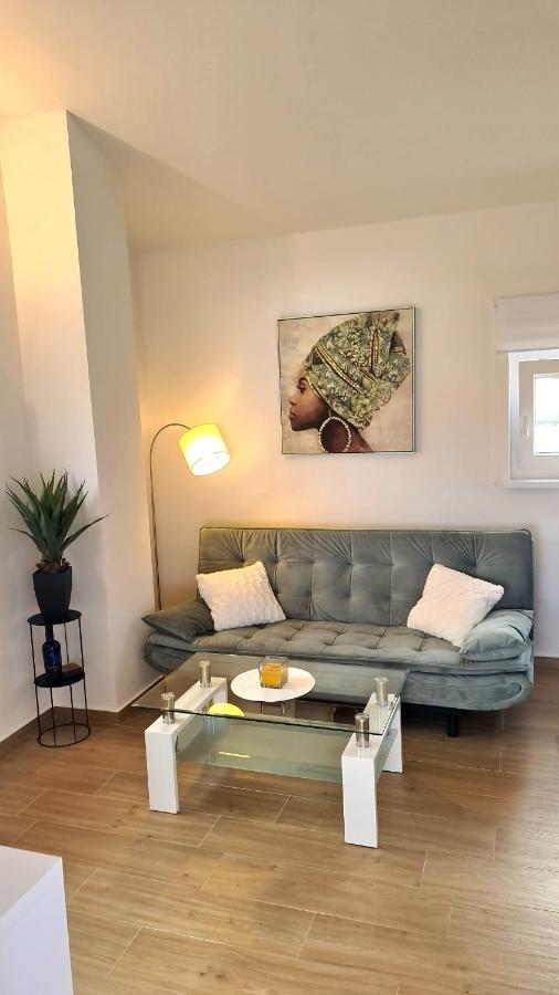 Family Oasis Apartment Zukve Vrsi Bagian luar foto
