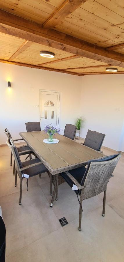 Family Oasis Apartment Zukve Vrsi Bagian luar foto